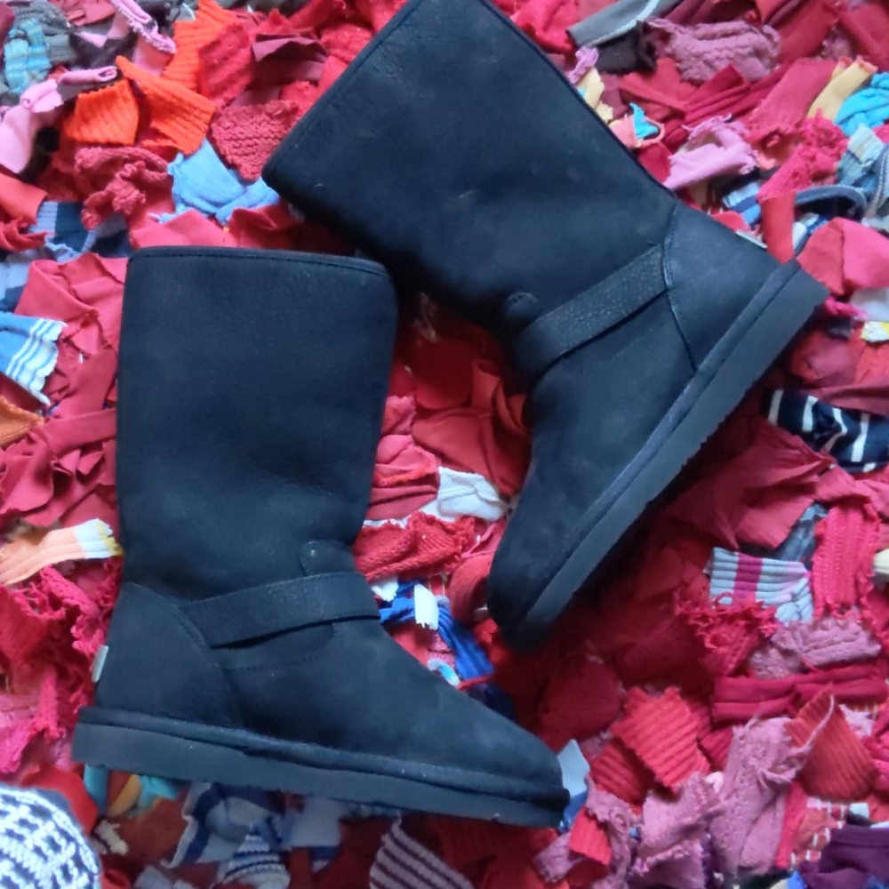 Ugg Sutter Boots - image 4